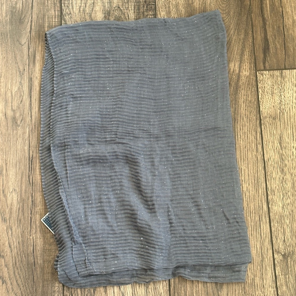 West loop grey & silver scarf